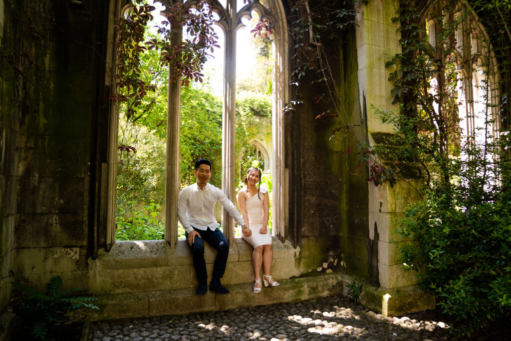 London engagement photos in Dunstan in the East church gardens