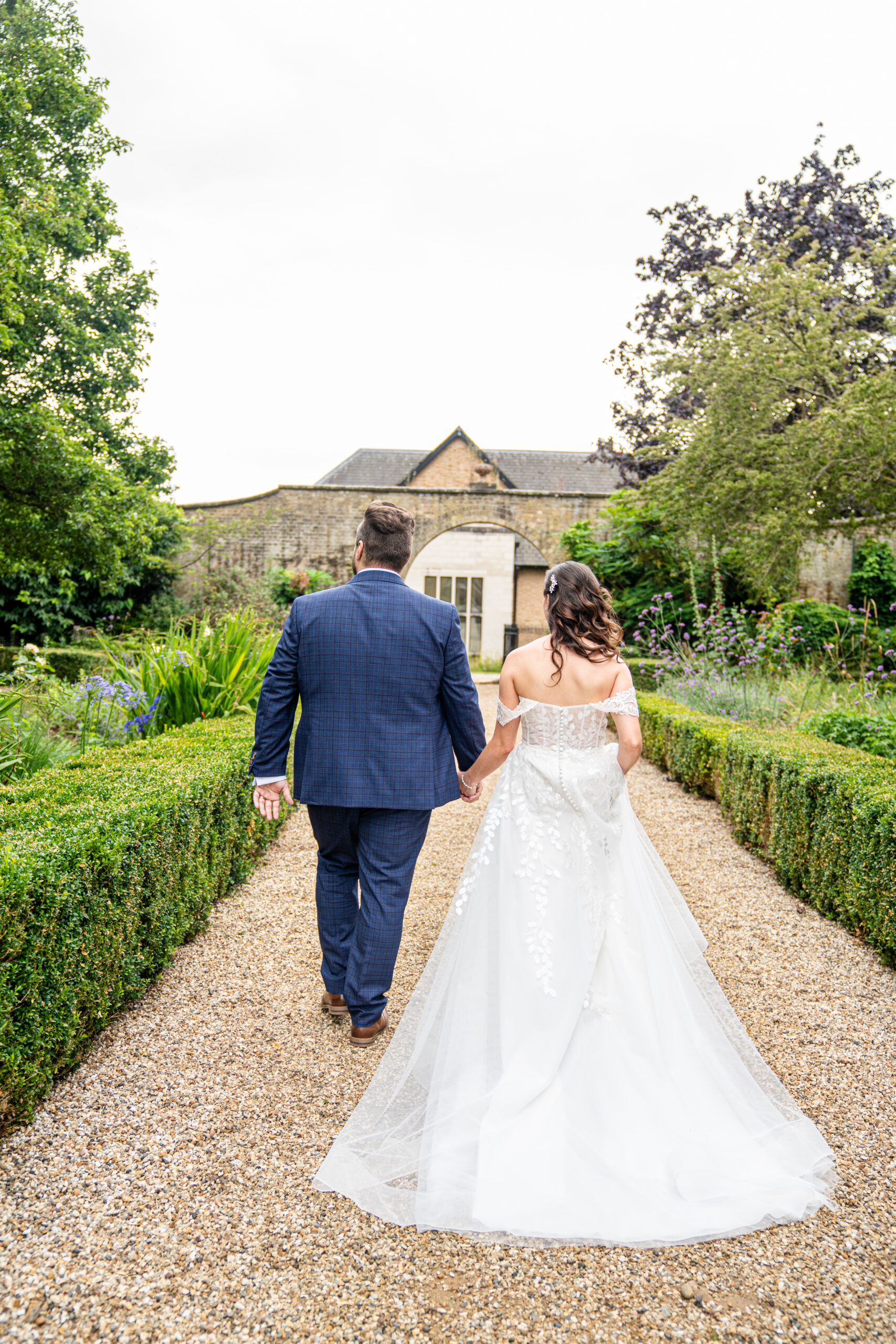 Couple portraits in the grounds