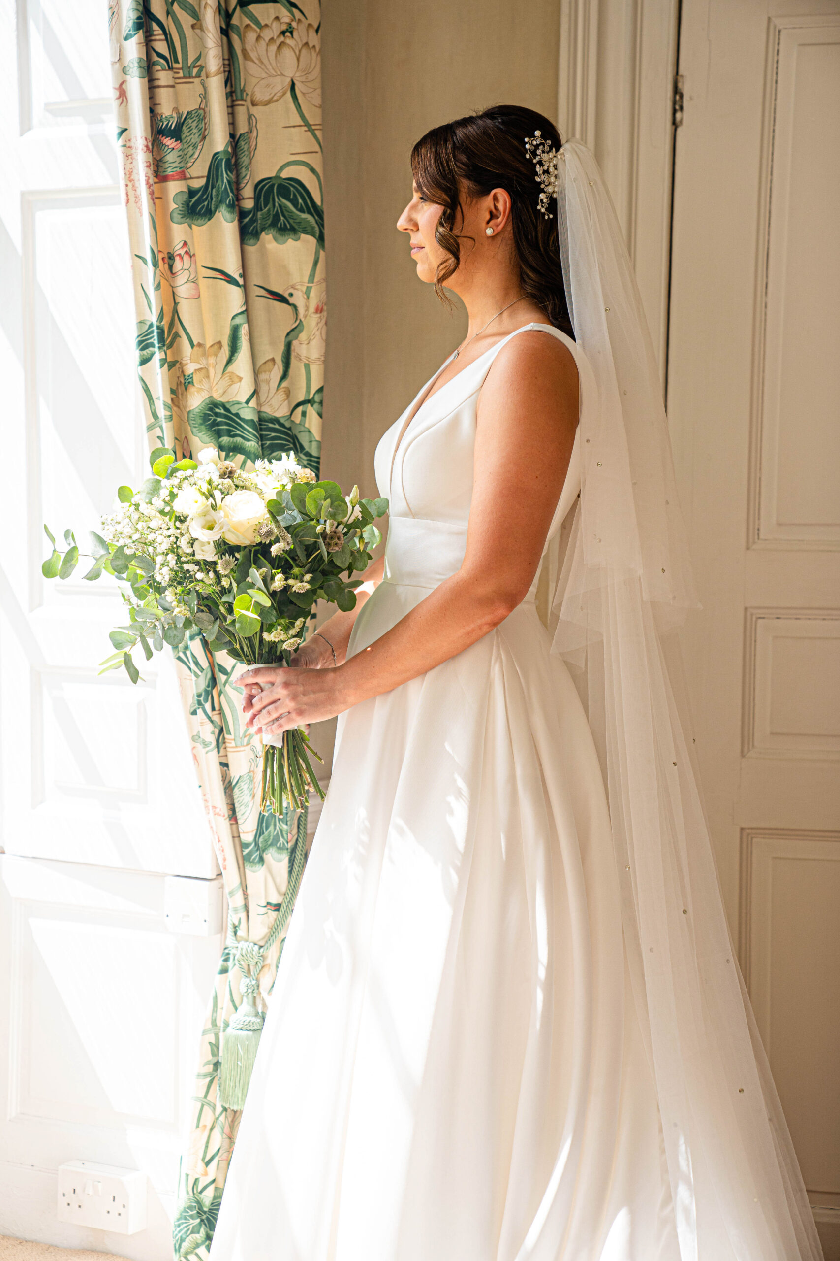 Bride and bouquet 